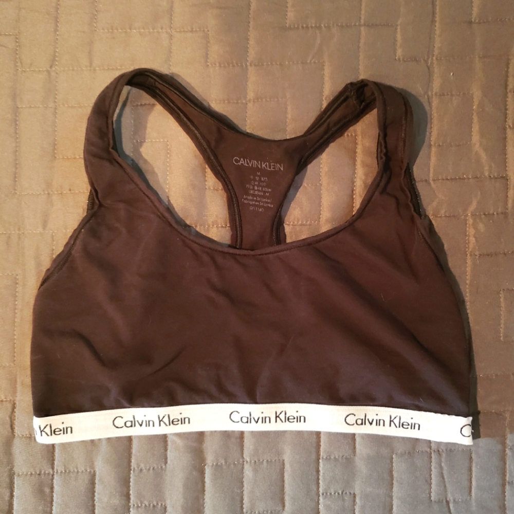 Med Calvin Klein sports bra